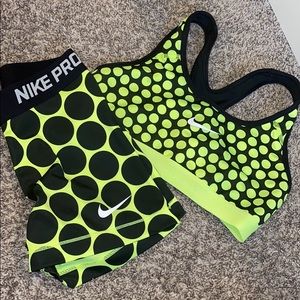 Nike sports bra / spandex